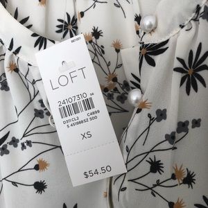 LOFT Tops - Loft Floral Top (New With Tags!) LOFT Tops - Loft Floral Top (New With Tags!)